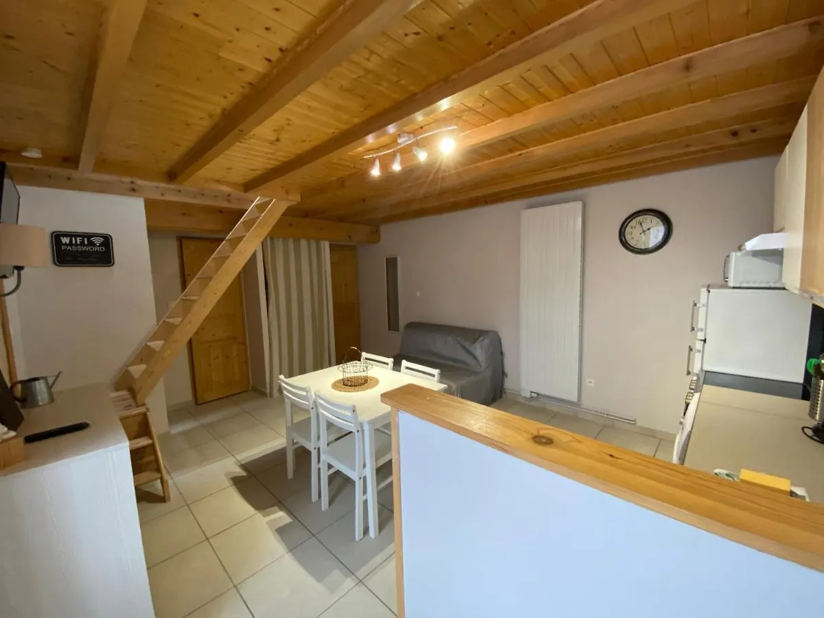 Apartment Le Cocon De Curson Gite Le Papillon Chanos-Curson