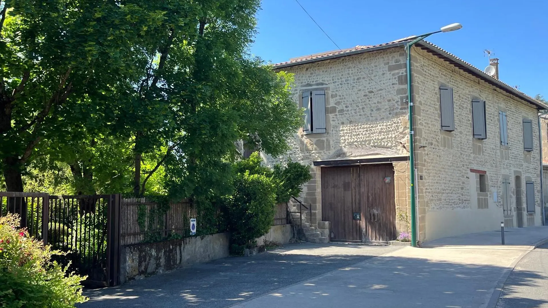 Apartment Le Cocon De Curson Gite Le Papillon Chanos-Curson